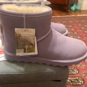 Bear paw boots. Lavender. Size 8